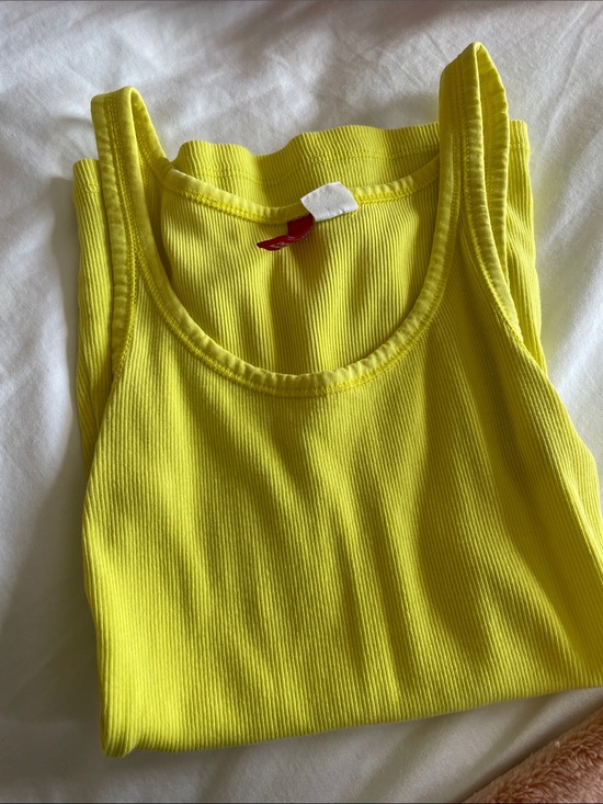 Divided Tops - Divided Yellow Ribbed Tank Top, size 4